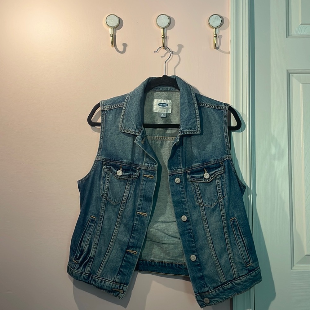 Old navy denim vest. Like new.